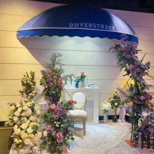 杭州流浪大叔寻职，服务业觅新机