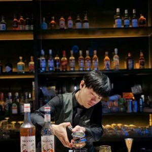 街舞全职招聘文案（探索城市律动，招募街舞全职艺术家）