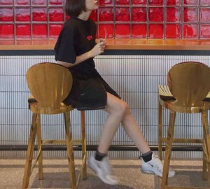 杭州哪家夜场招聘包厢服务员,安排住宿吗