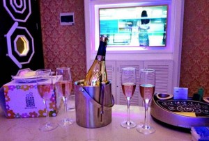 杭城热门：带KTV功能的特色火锅店体验