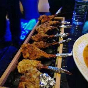 杭州哪家酒吧ktv招聘包厢气氛组,一天能上几个班_