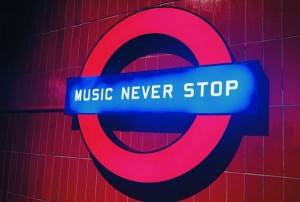 杭州小费多的夜场招聘酒水促销员,00后做夜场的多吗_