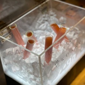 杭州西湖区古荡街道附近ktv招聘包厢管家,交五险一金吗？