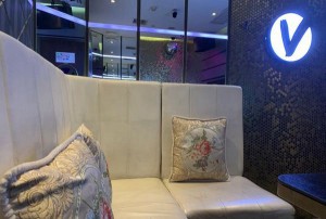 杭州富阳区大源镇附近ktv招聘包厢管家,有没有年龄限制_